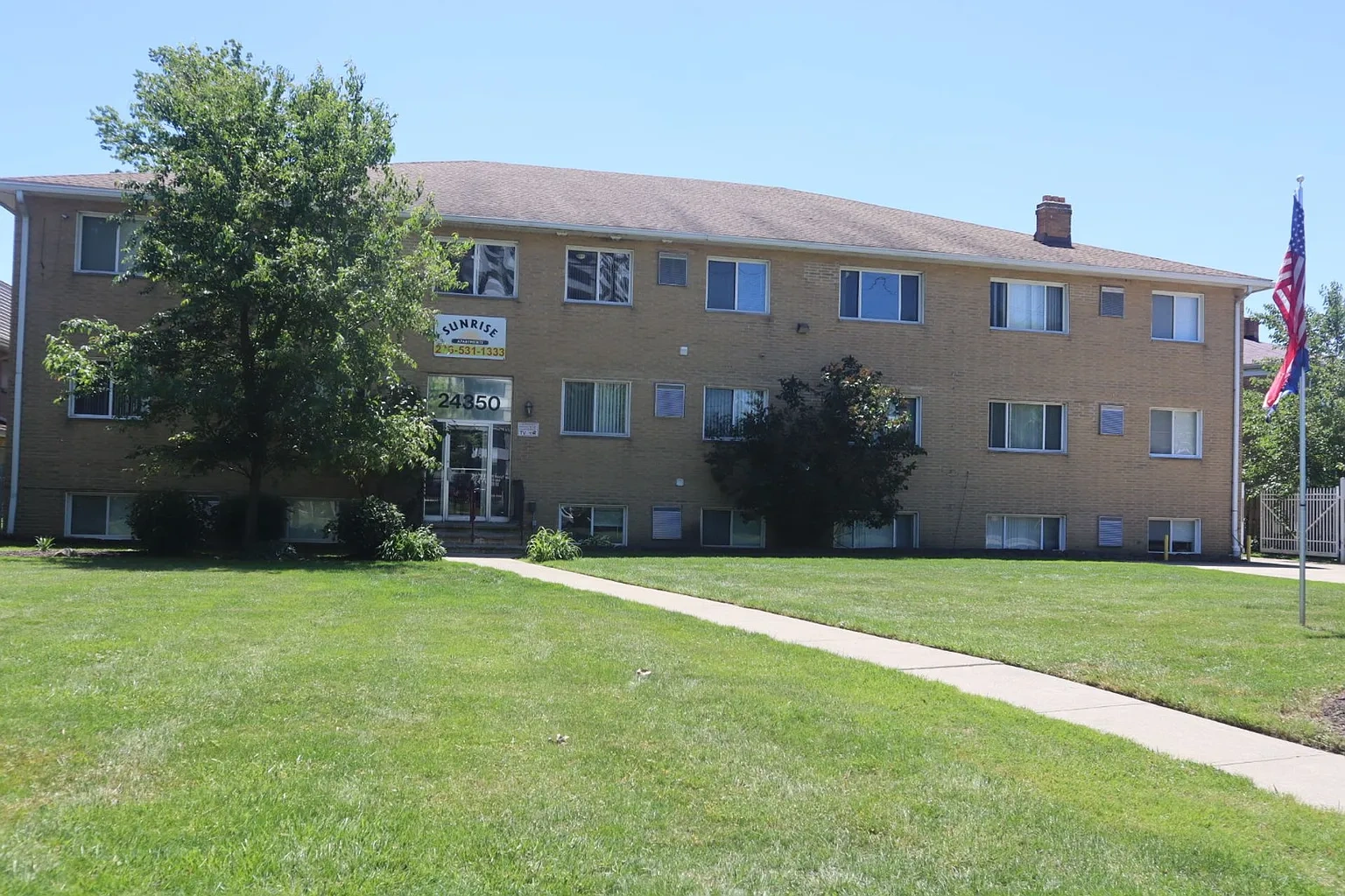 Sunrise Apartments – photo 2