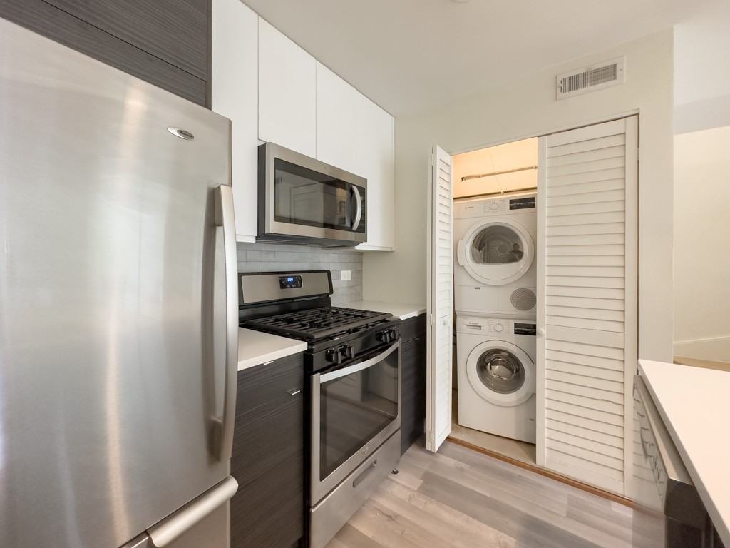 944 W Grace St unit A102 – photo 4