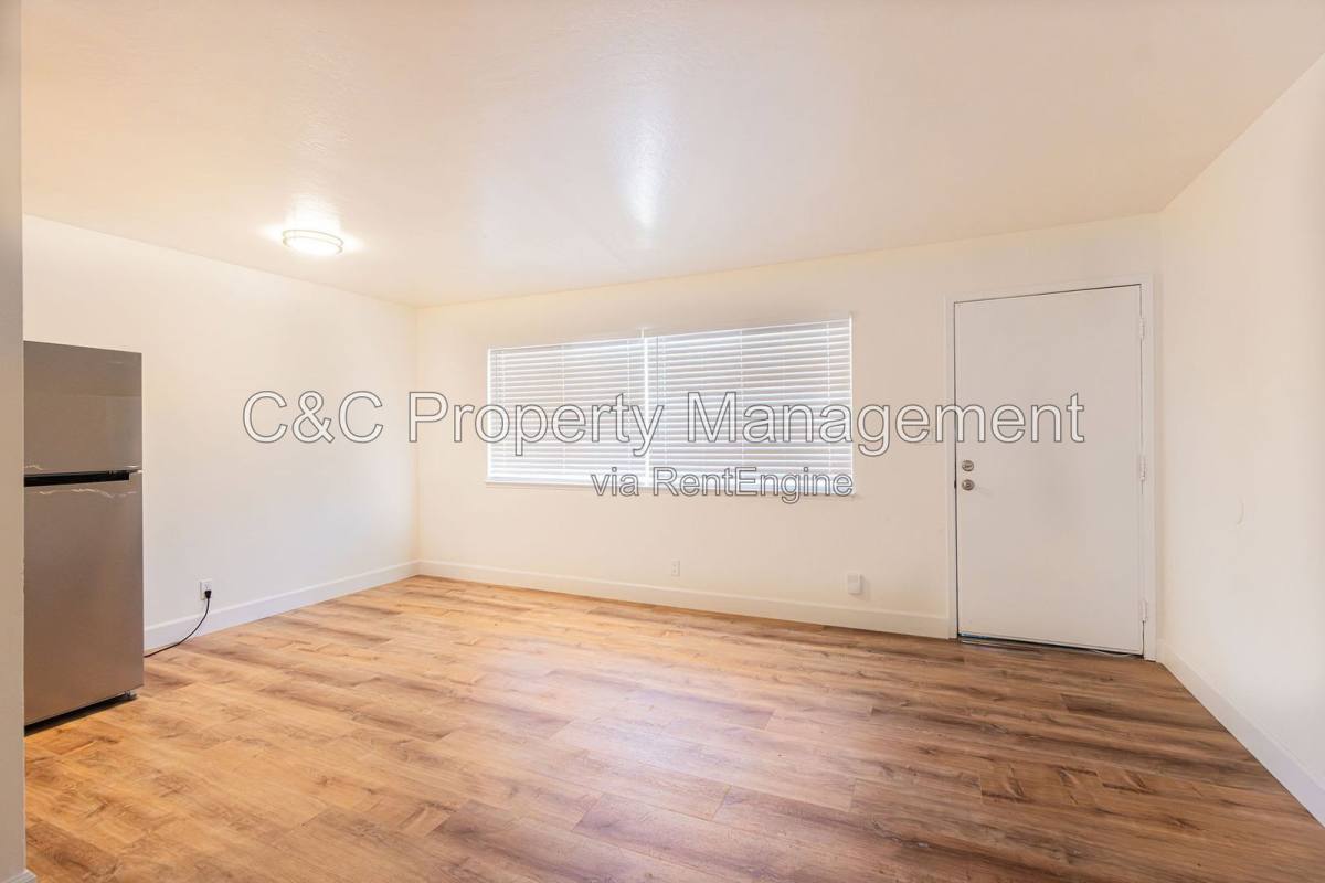 729 Forestdale Ave unit 9 – photo 1