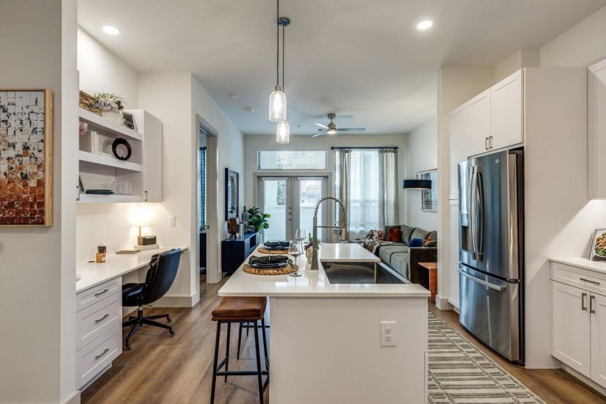 333 W 24th St – photo 1