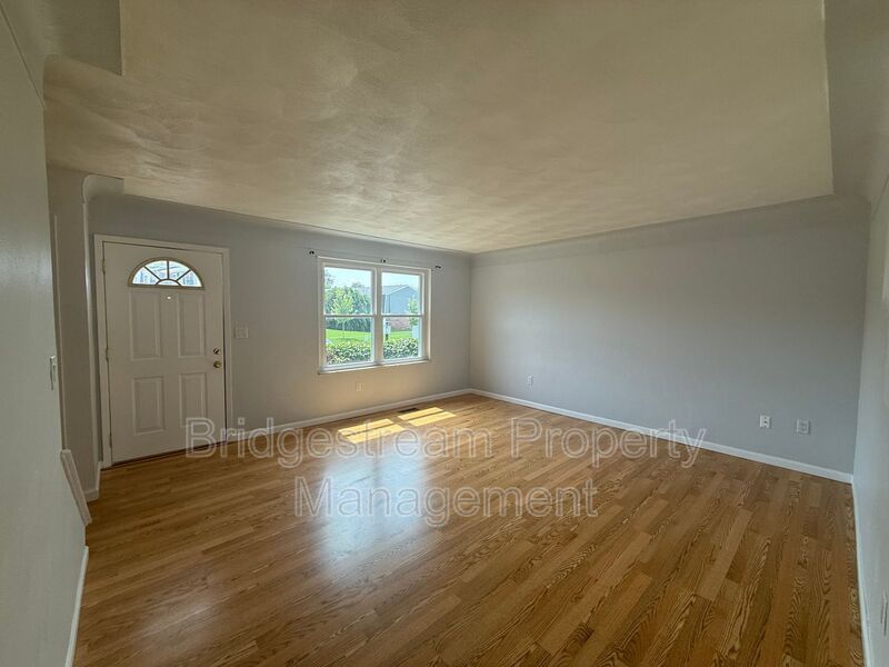 3851 Hillsboro Dr – photo 3