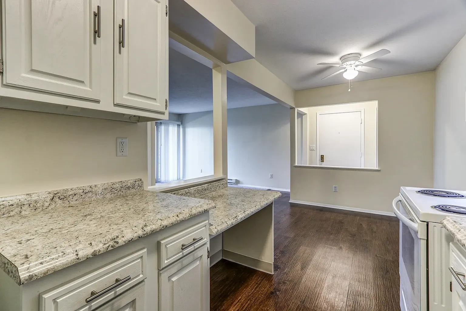 Royalwood Apartments – photo 1