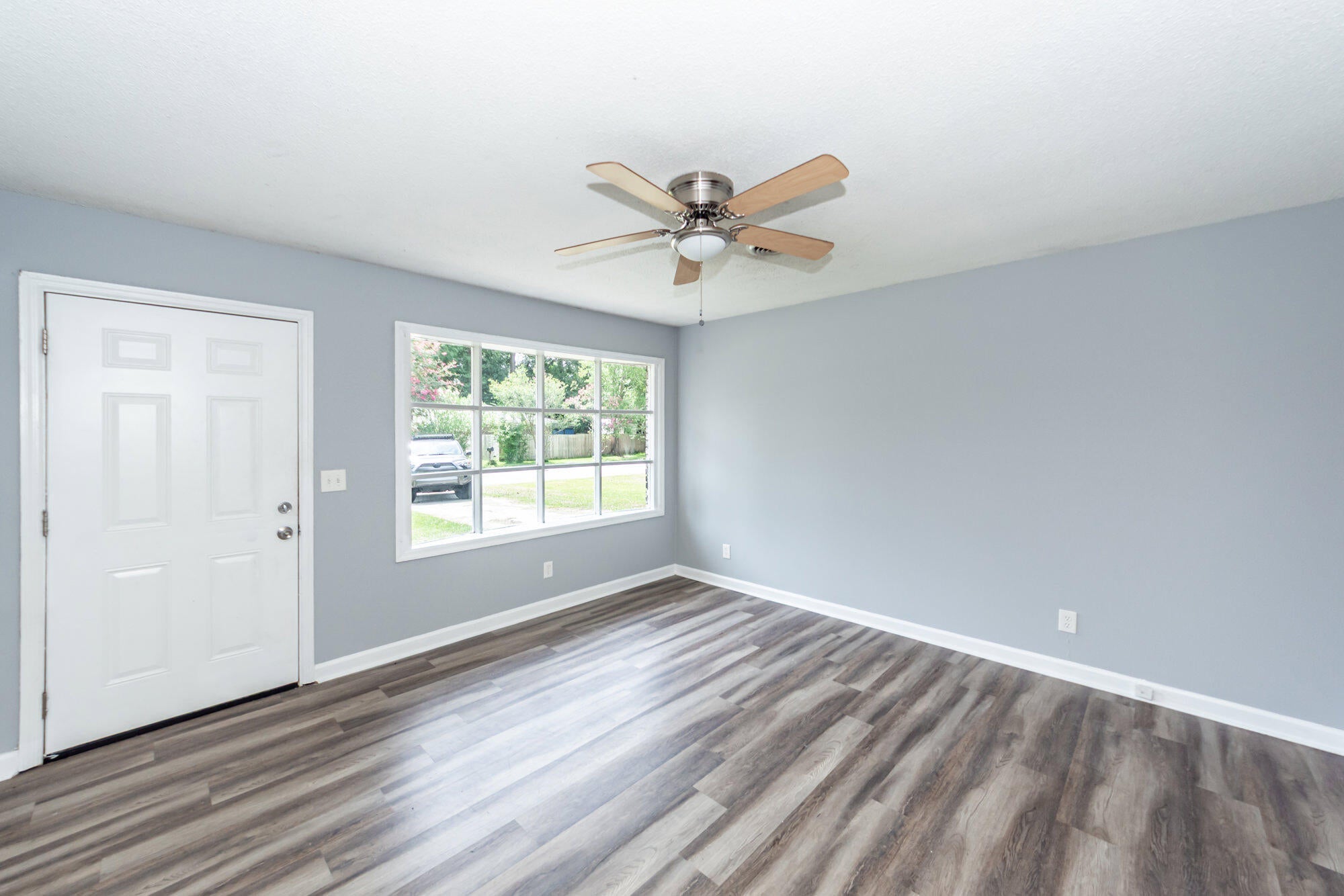 107 Greenhurst Ave – photo 3