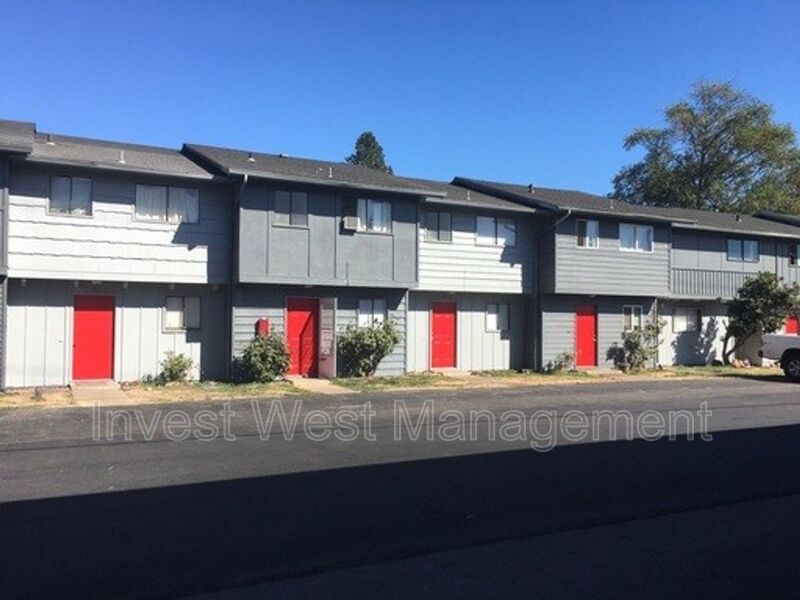 1960 33rd Ave unit 04 – photo 2