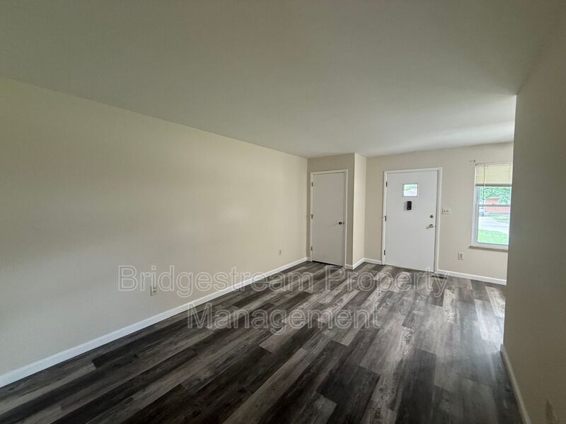 4352 Sunray Rd unit 3 – photo 3