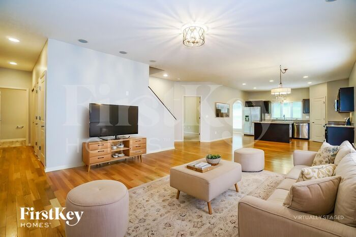 314 S Market St – photo 3