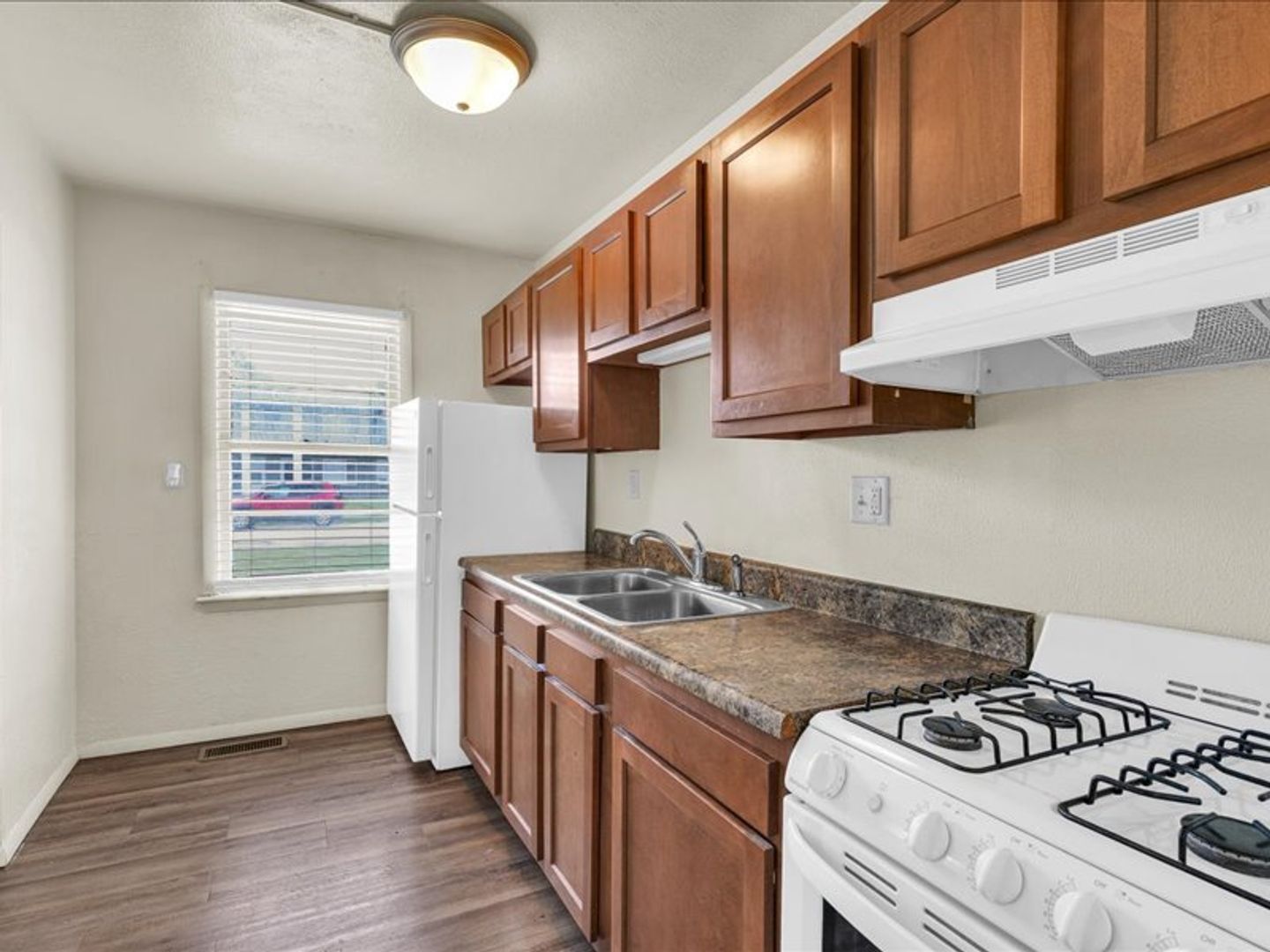 2213 Peirce Ave unit 7 – photo 3
