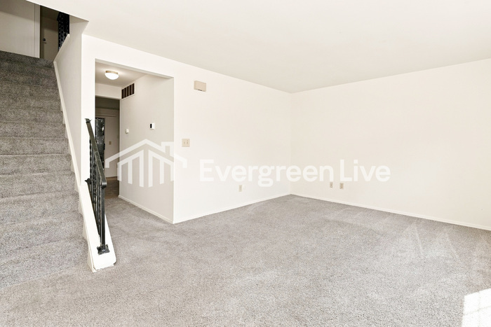 8271 Mt Carmel St – photo 3