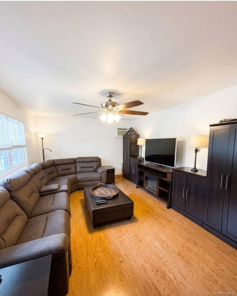 99 Washington St – photo 4