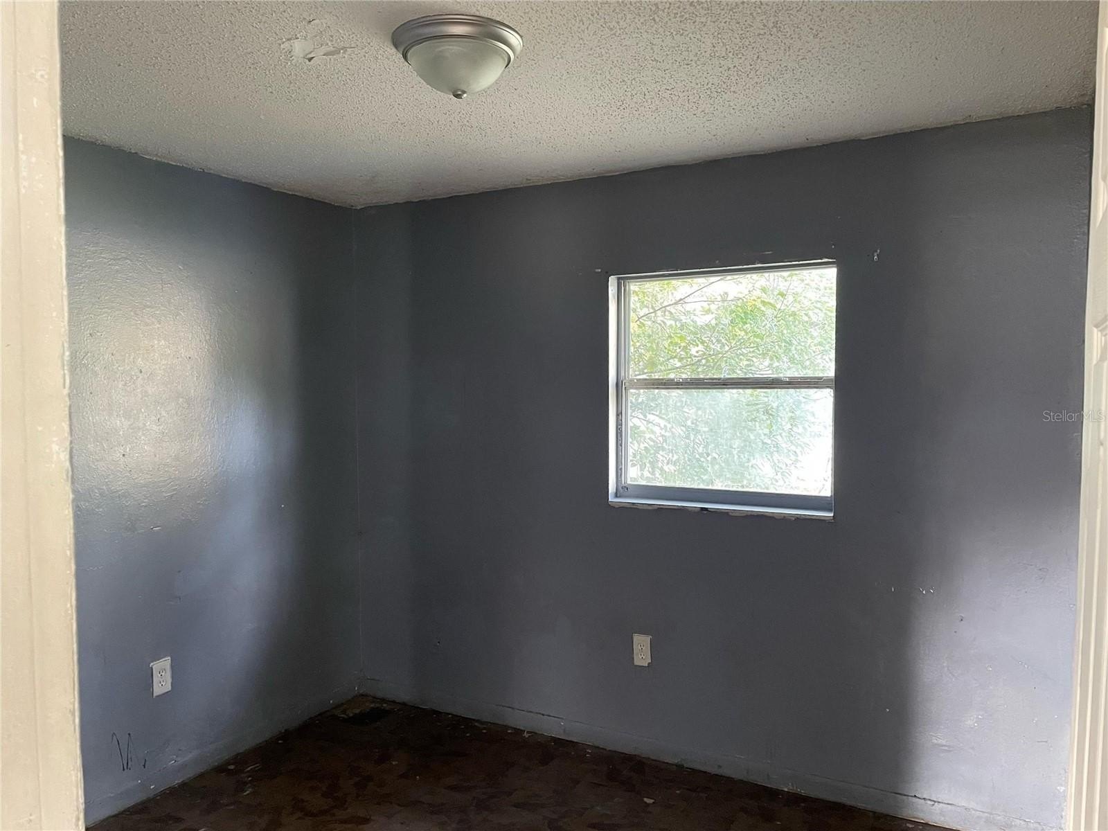 401 Kilgore St – photo 3
