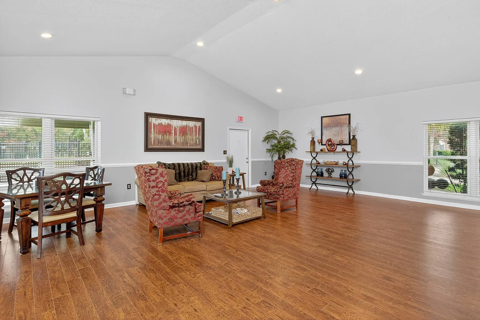 North Bluff Apartments – photo 2