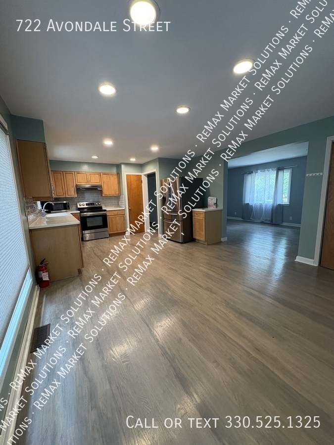722 Avondale St – photo 2