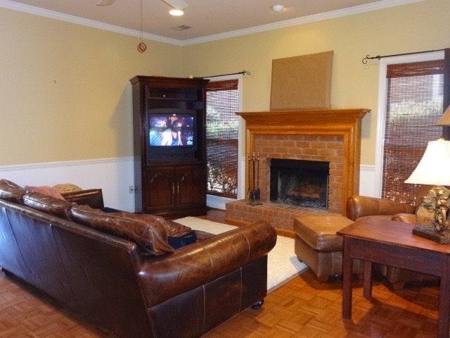 713 Rockford Cir – photo 3