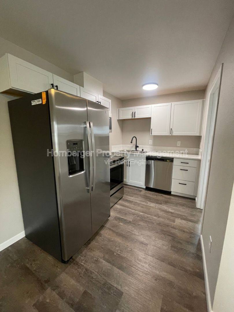 205 S Elizabeth Rd unit 5 – photo 3