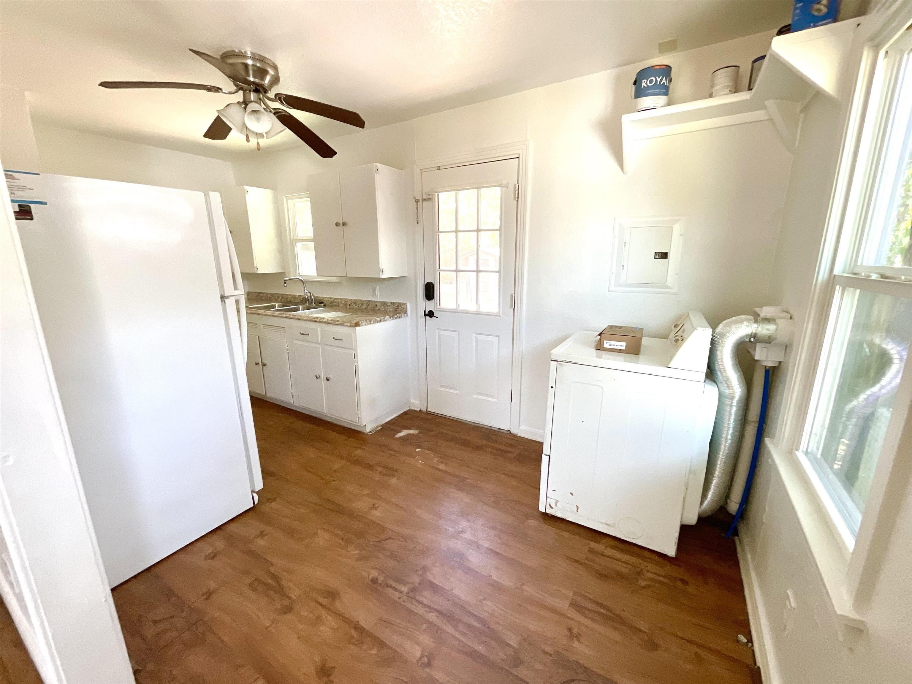 1007 Flag St – photo 3
