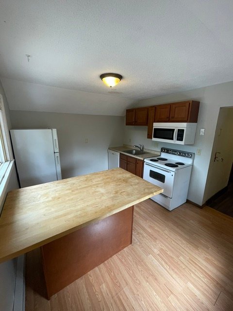 1110 College St unit 4 – photo 1