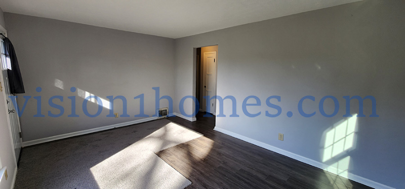 2076 W Wayne St – photo 4