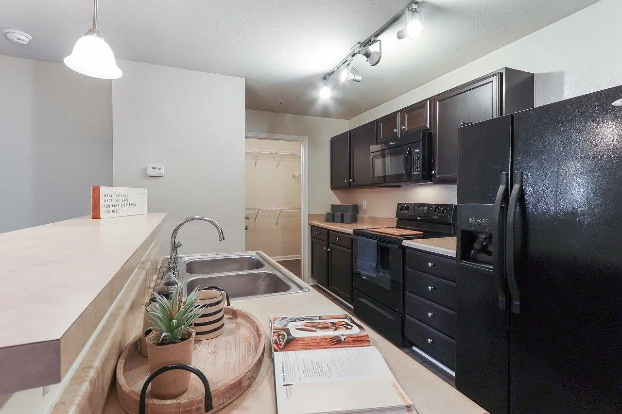 Parc at Flowing Wells Apartment Homes – photo 2