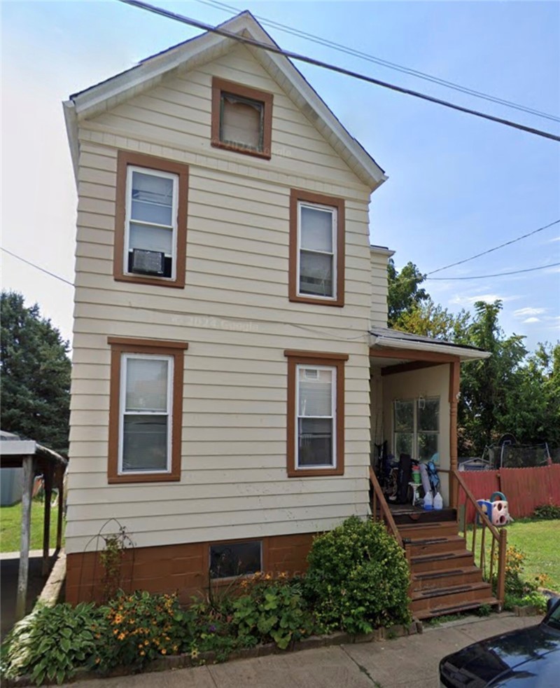 467 Reno St – photo 1