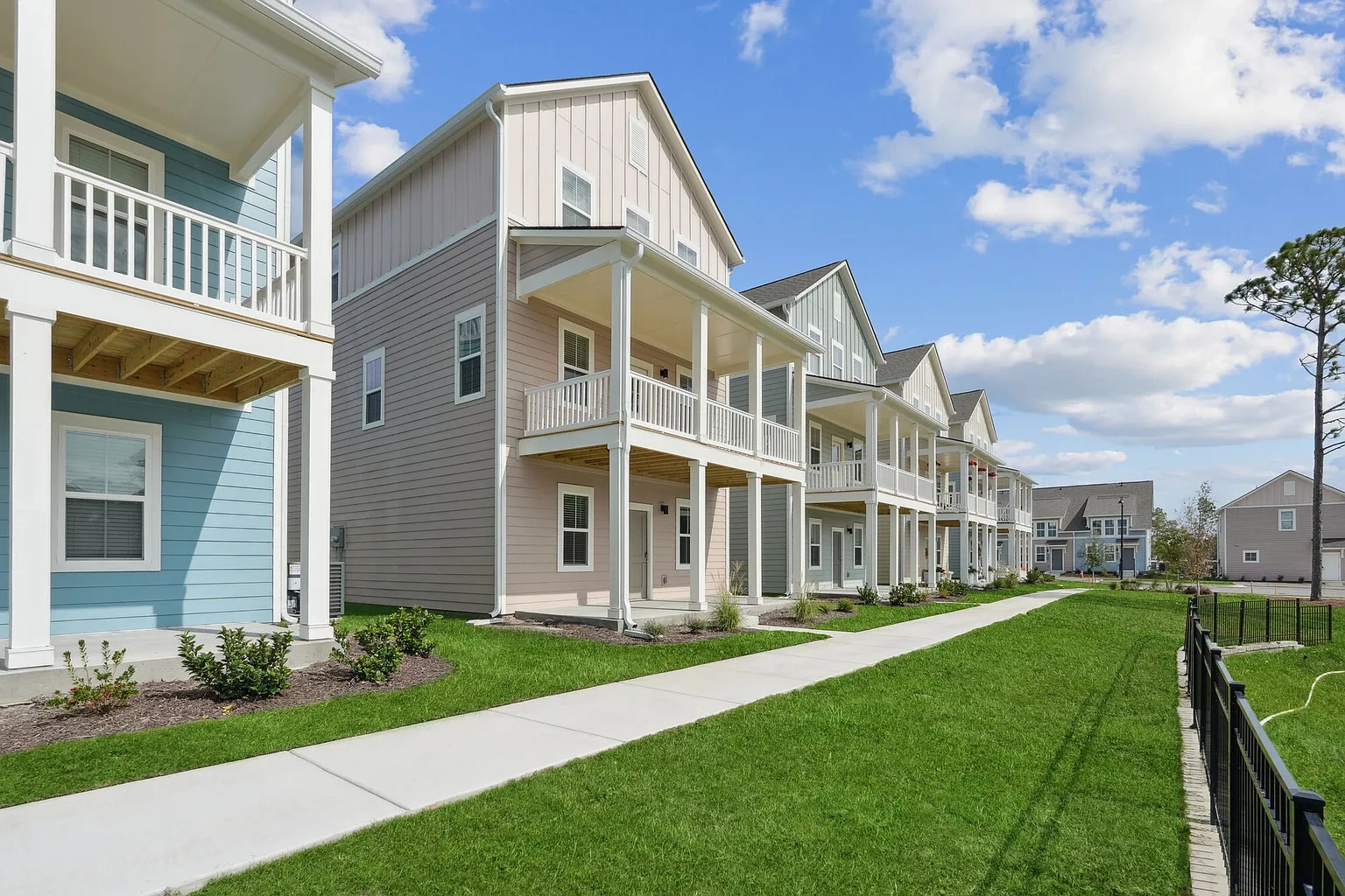 Hamlet Barclay West - Homes & Townhomes for Rent – photo 3