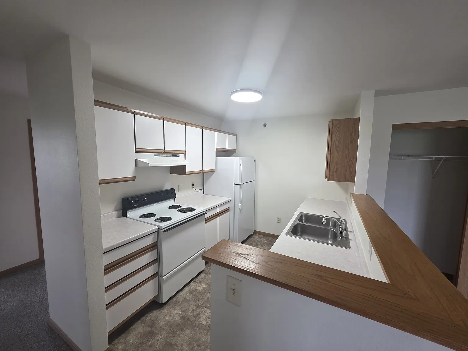 Rosewood Glen Senior Apartments – photo 1