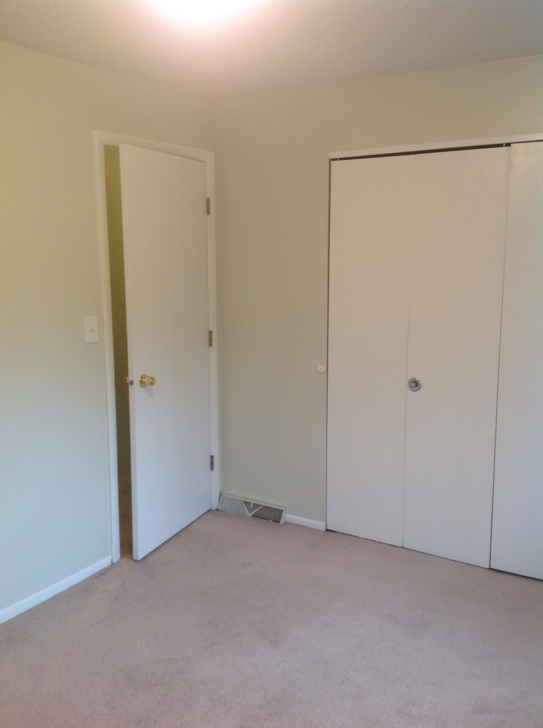987 Wadsworth Rd – photo 2