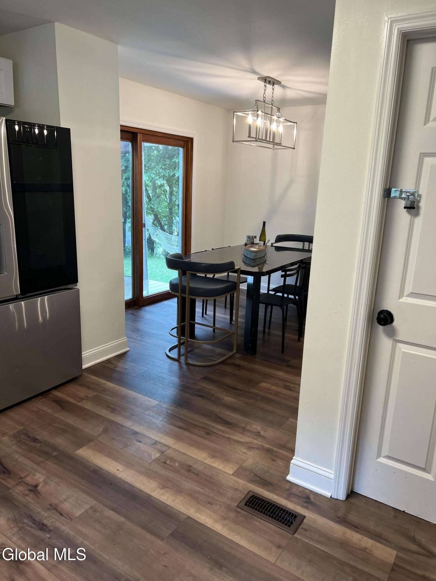 46 Seneca Rd – photo 3
