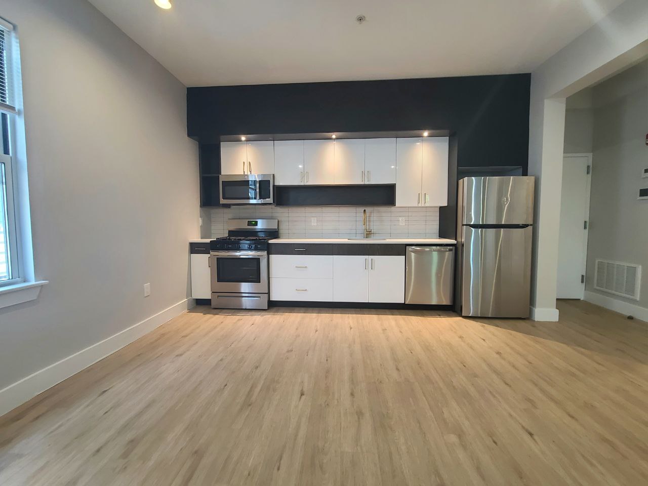 502 William St unit 1A – photo 2