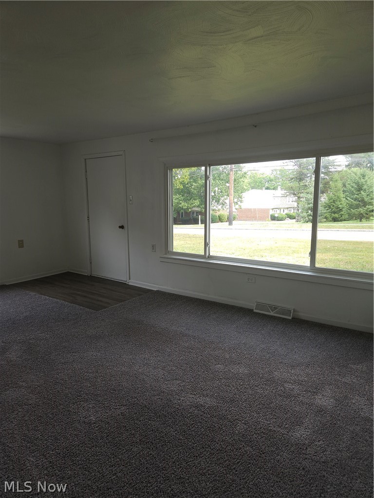 4660 Darrow Rd – photo 4