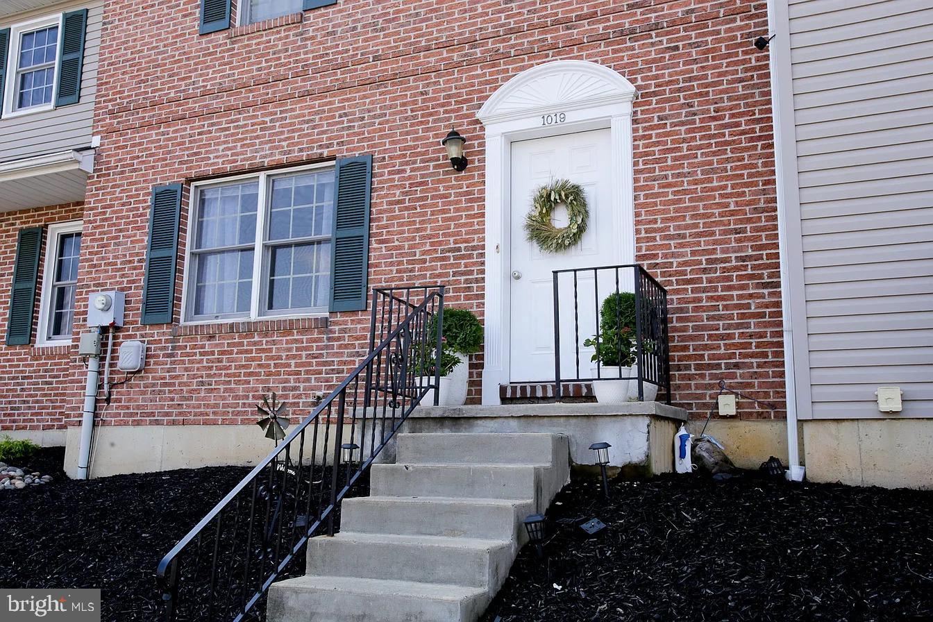 1019 Fredrick Blvd – photo 2
