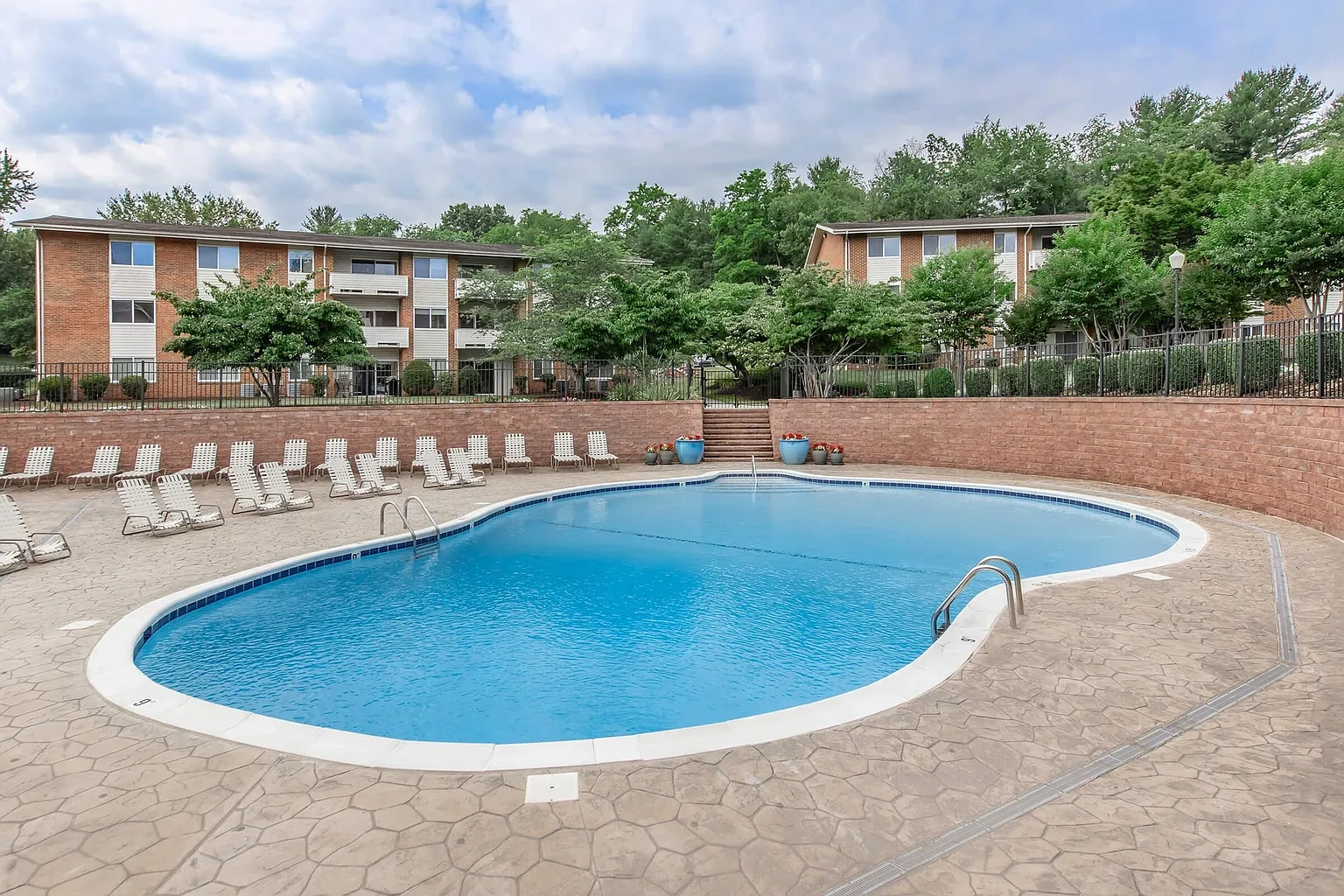 Windsor Hills Apartments – photo 1