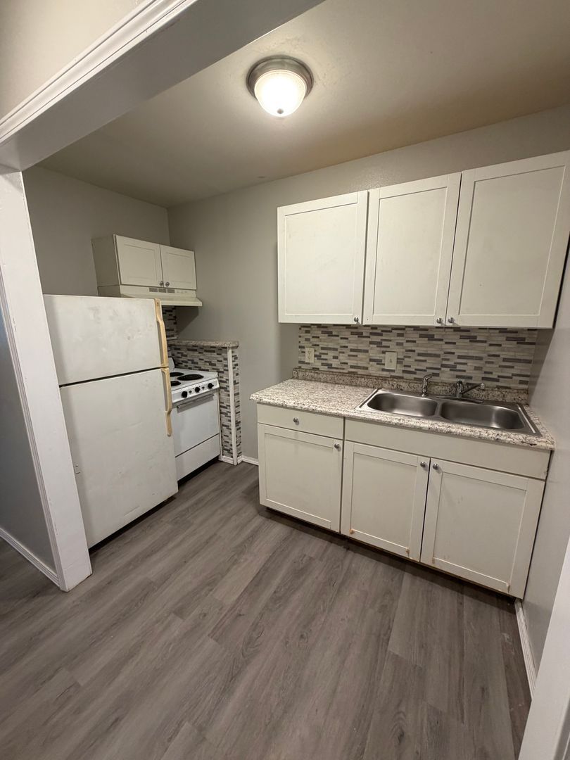 152 E Vienna St unit Apt. 9 – photo 2