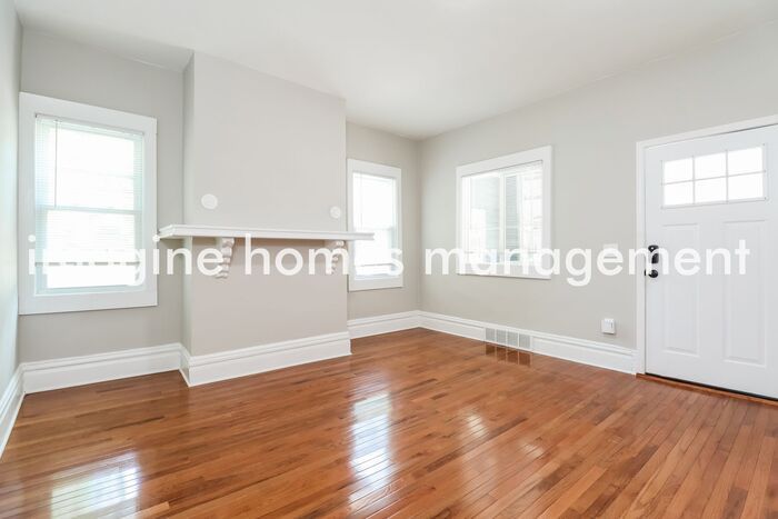 211 57th St unit 1 – photo 4