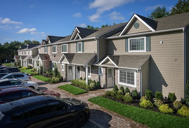 Fairfield Townhouses At Holtsville – photo 4