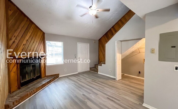 3380 Shadowlawn Dr unit 2 – photo 3
