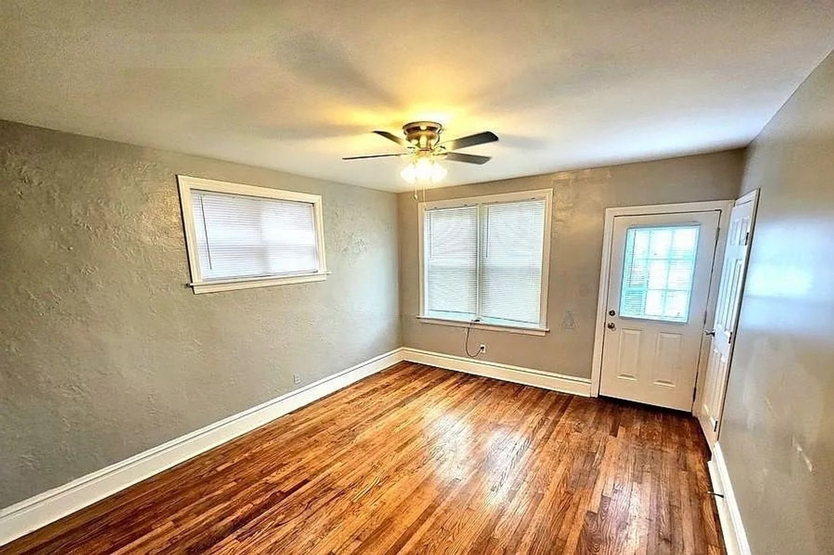 3712 Winnebago St – photo 3