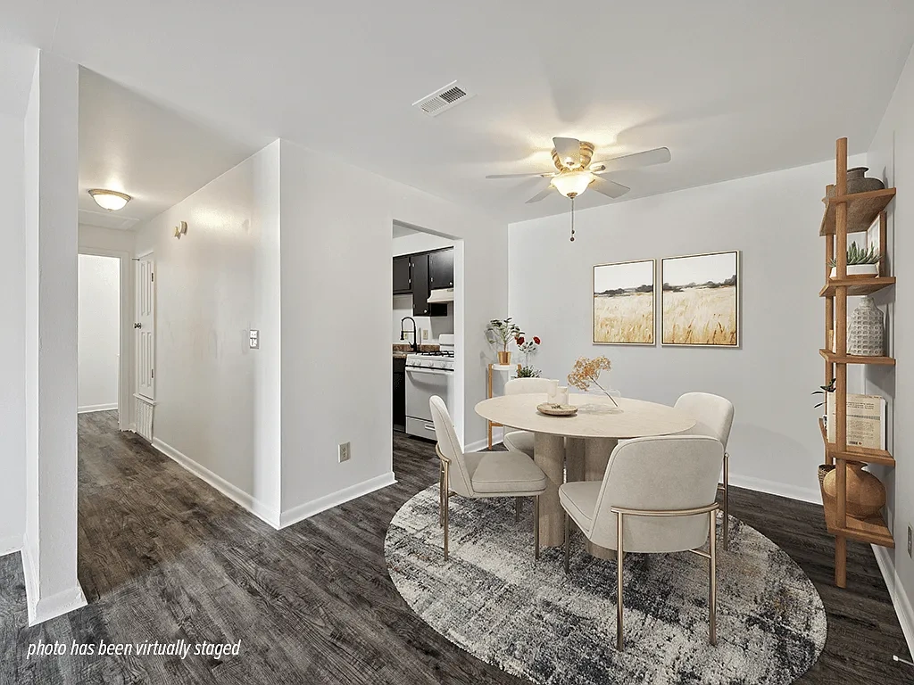 Northlake Village Apartments – photo 3