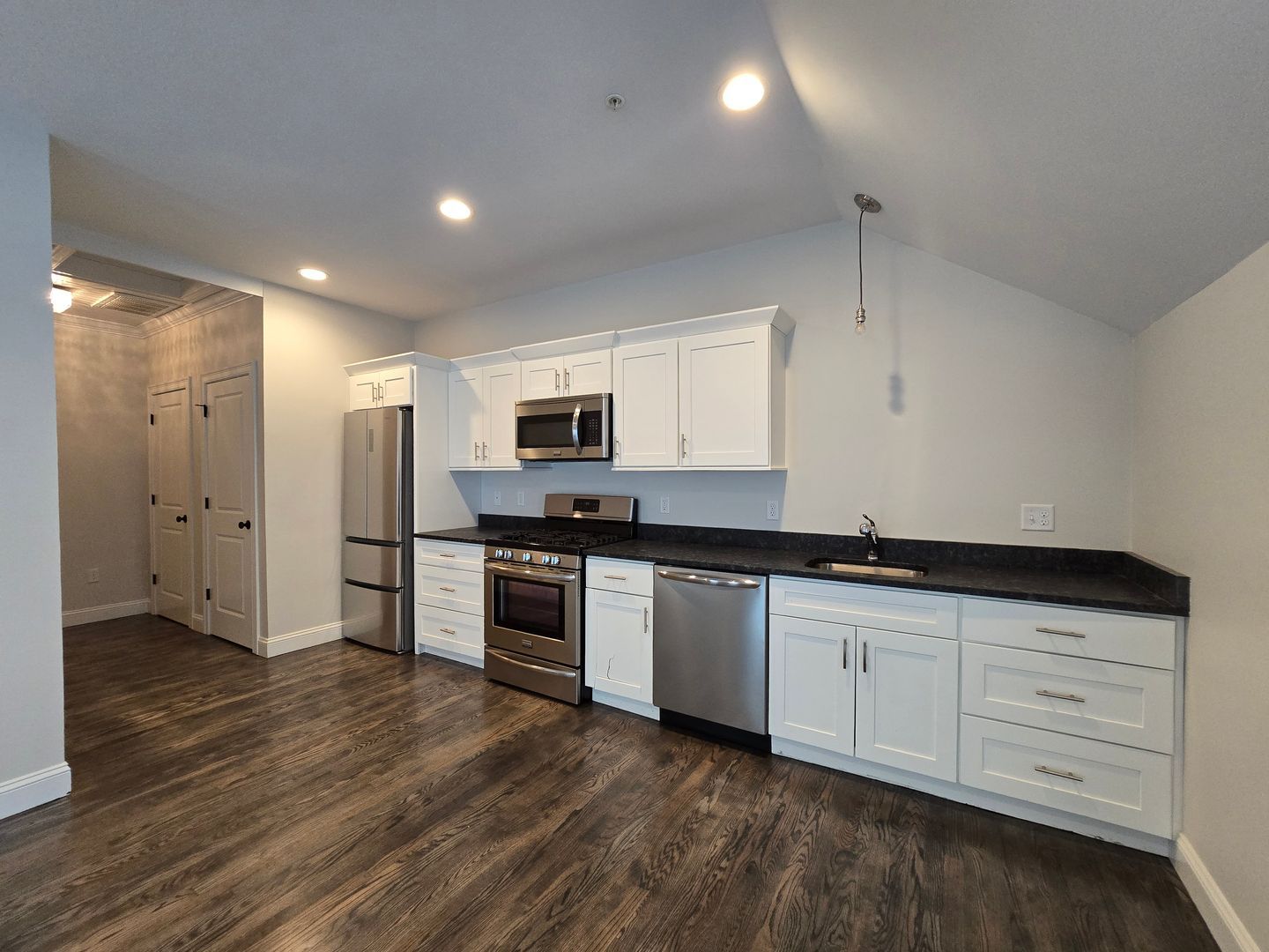 277 St George St unit (285 SGS) U:203 – photo 4