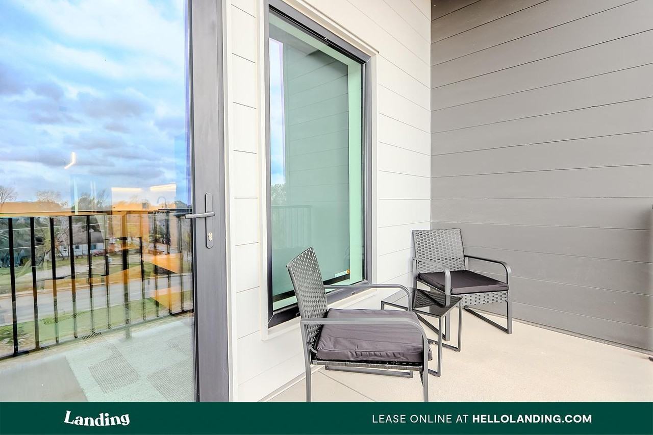 2623 Keene St – photo 5
