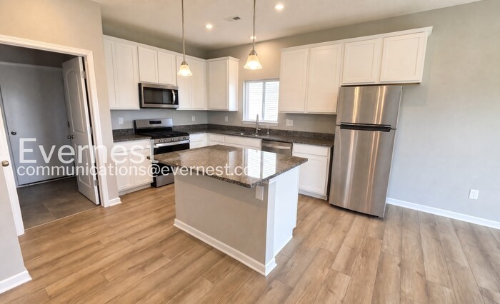 89 Hutchison St – photo 4