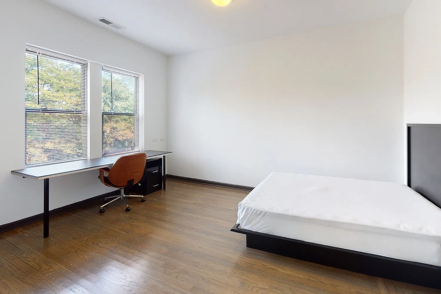 5300 S. Drexel Avenue – photo 5