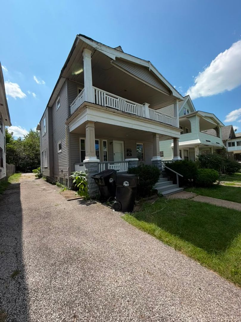 10012 Manor Ave unit Upper – photo 2