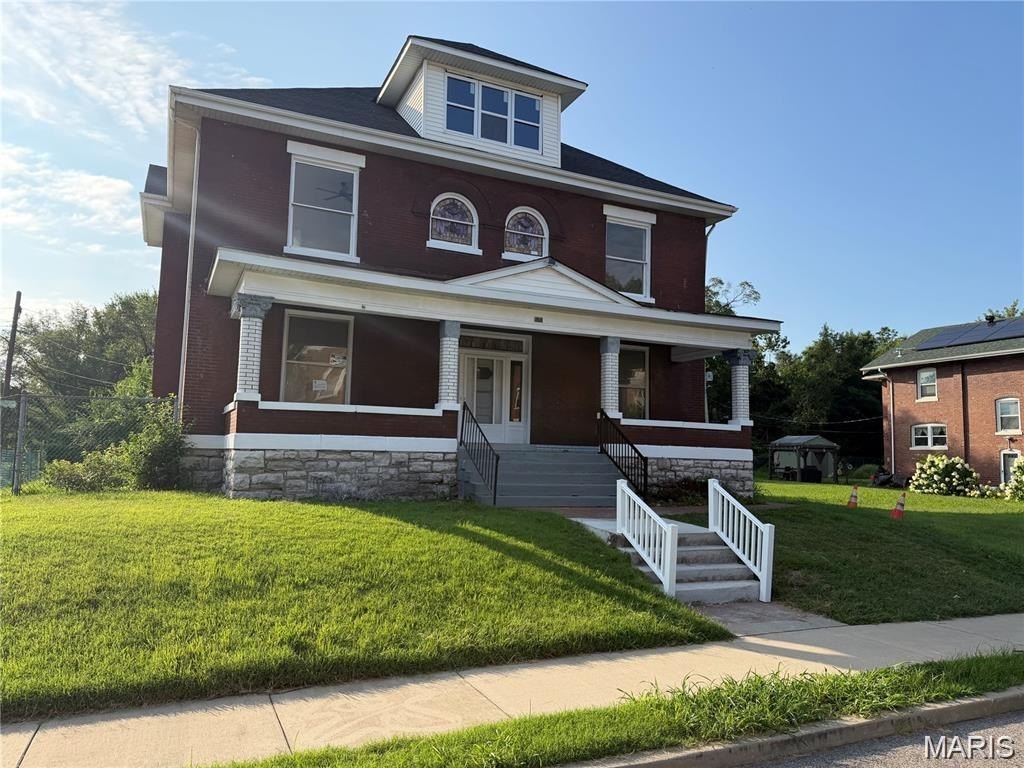 570 Washington Pl – photo 1