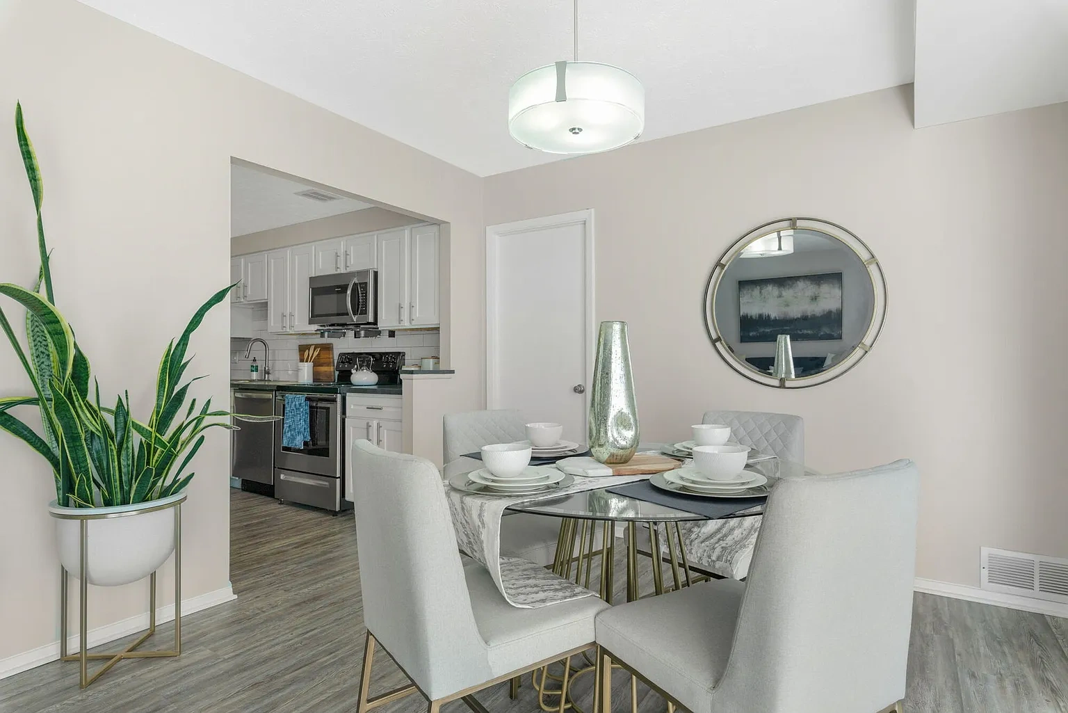 THE VANTAGE APARTMENTS – photo 4