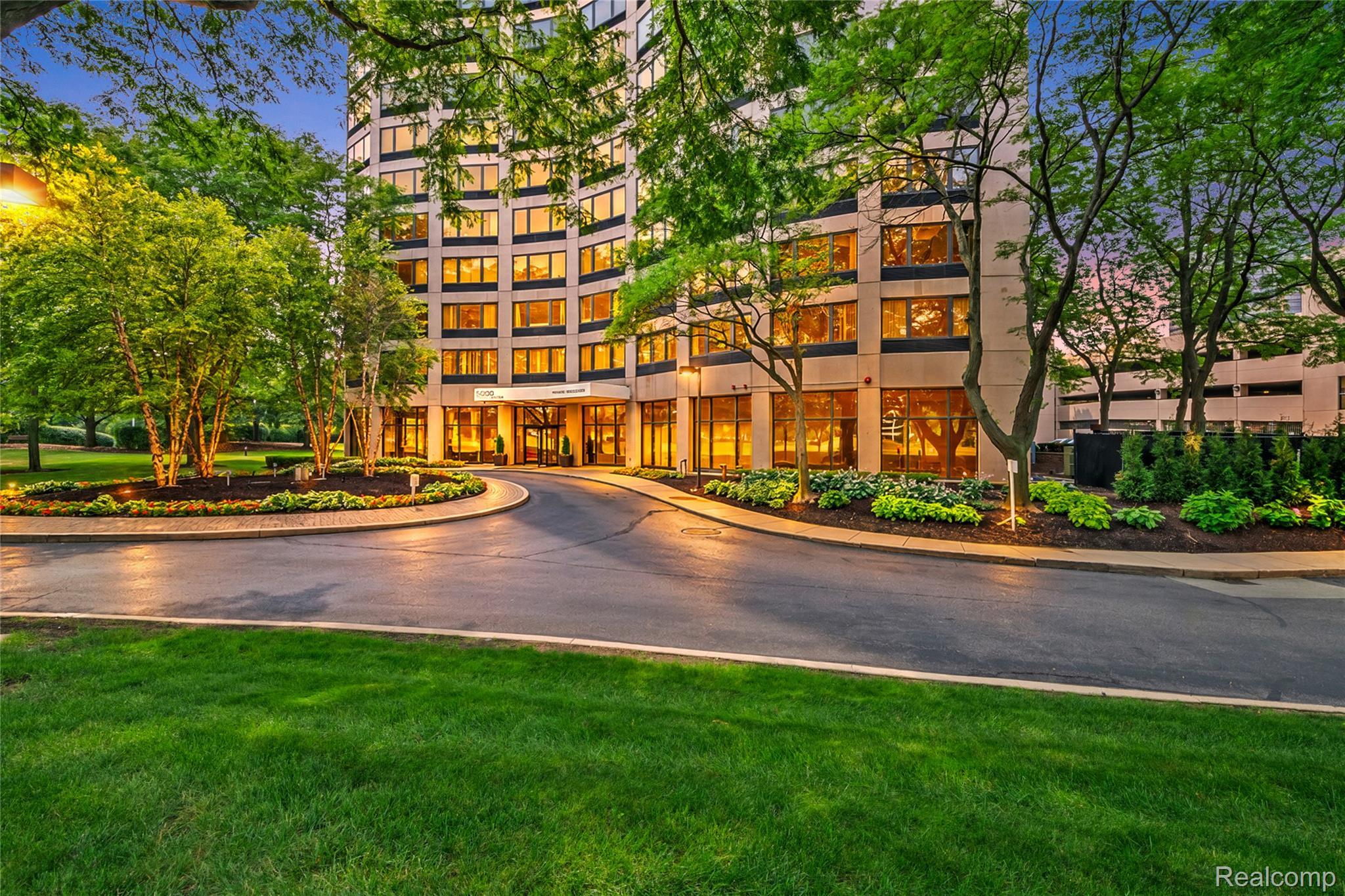 5000 Town Center unit 2606A – photo 2
