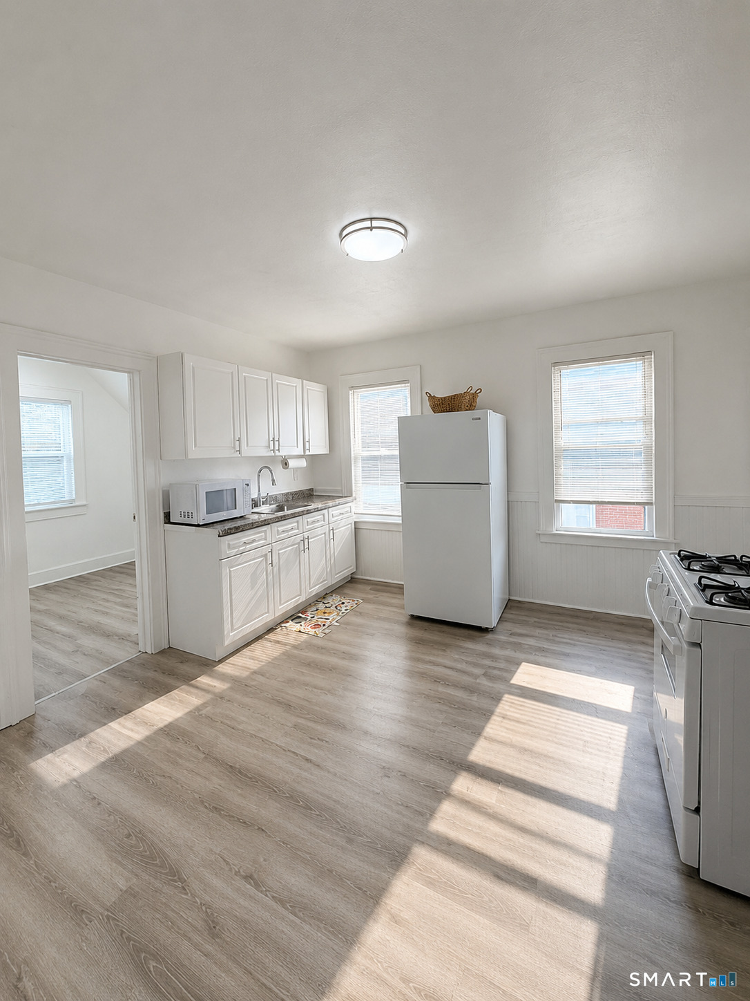 49 Henry St unit 3 – photo 2