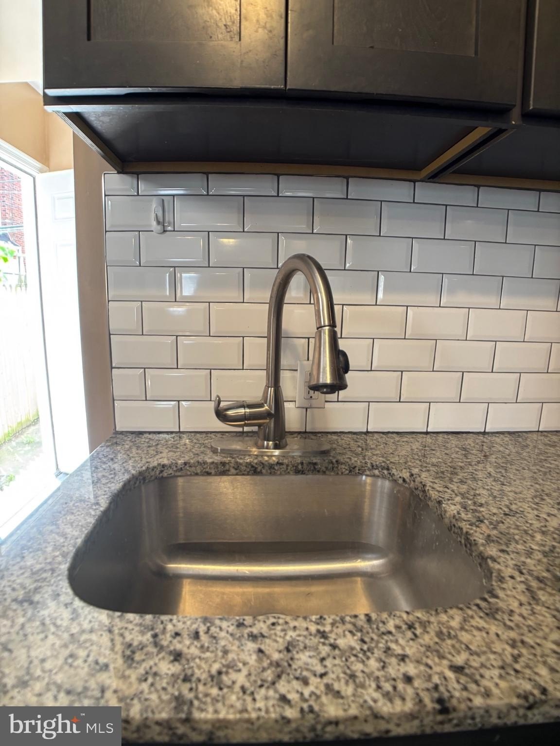 2054 Ann St – photo 4