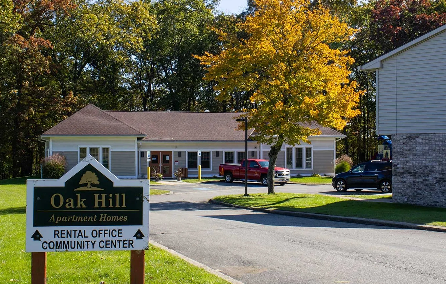 Oak Hill Apartments – photo 2