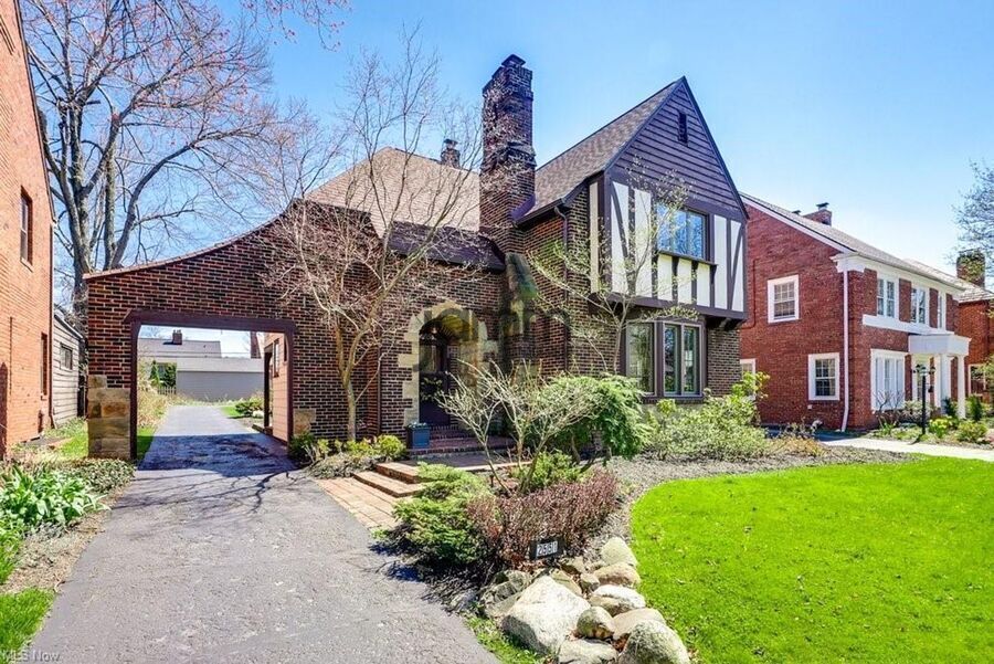2551 Charney Rd – photo 2