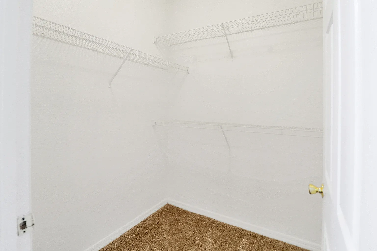 The Grove at Pleasant Valley Apartment Homes – photo 1